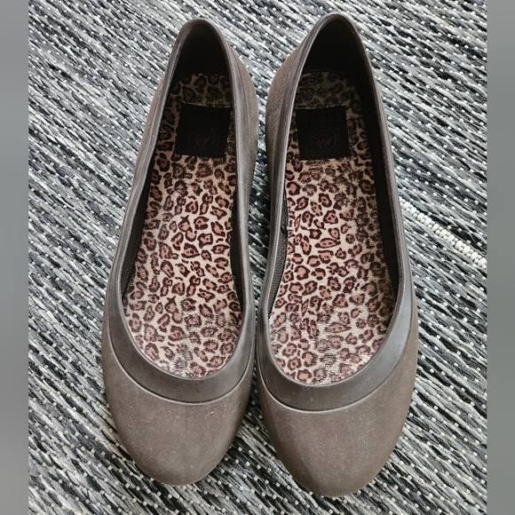 Crocs Women's Mammoth Leopard Lined Ballet Flats (Size 9W) - Picture 3 of 5